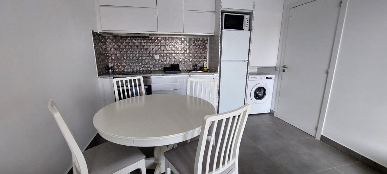 Enjoy Pool, Beach And More At This Nice Apartment Only 3 Minutes From Mareta'S Beach Sagres Extérieur photo