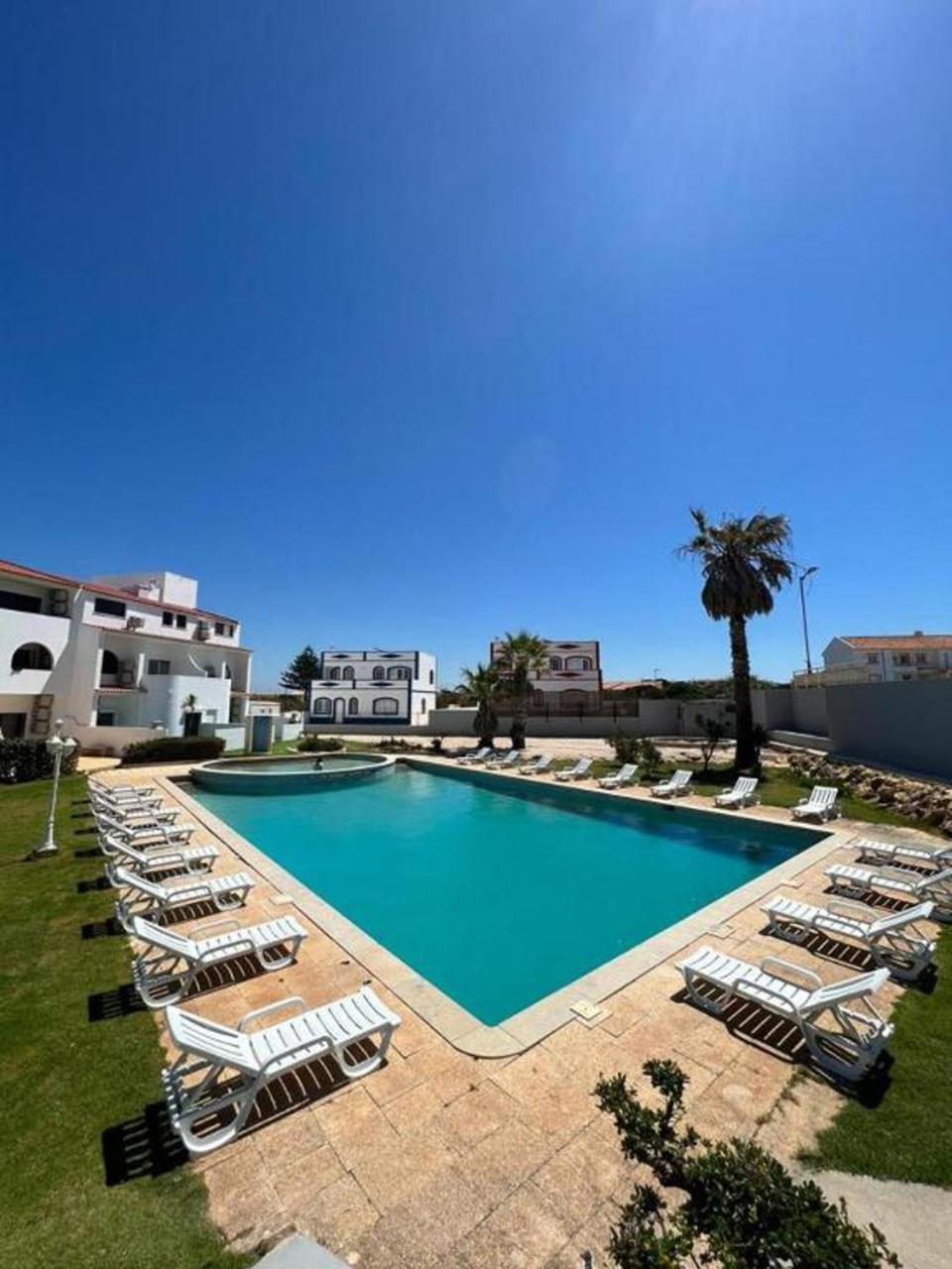 Enjoy Pool, Beach And More At This Nice Apartment Only 3 Minutes From Mareta'S Beach Sagres Extérieur photo